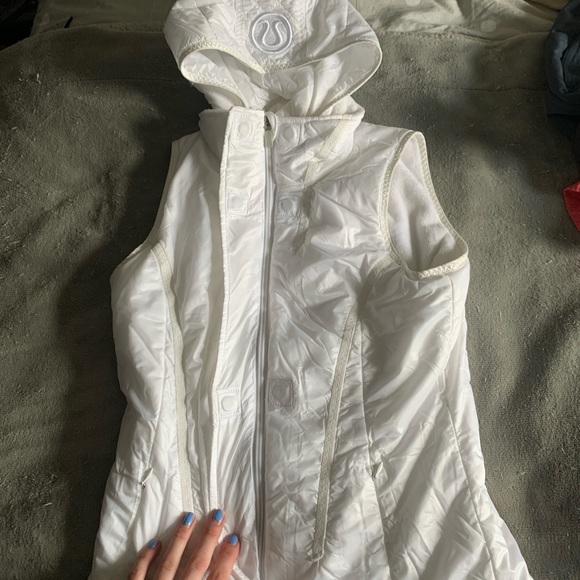 ✨White lululemon vest✨ - Picture 4 of 6